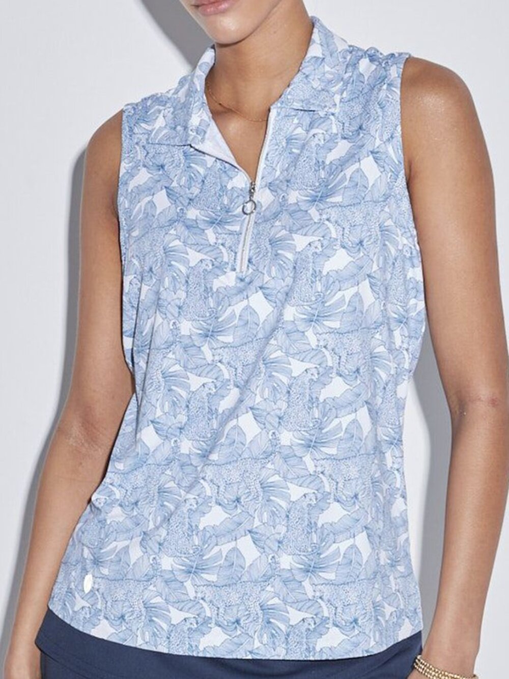GG BLUE- Tess Sleeveless Mock Qtr Zip/ Blue Elina Print on White/ Large/ LikeNew